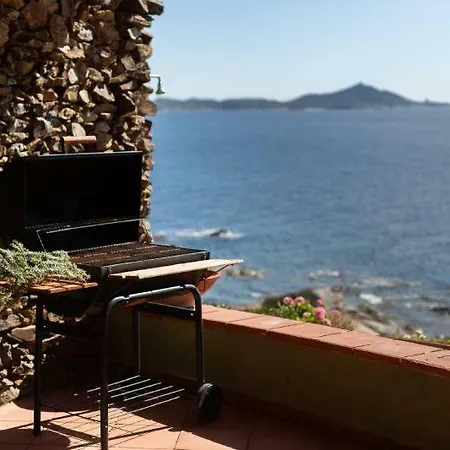 Villa Sleeps 6 Wifi Villasimius
