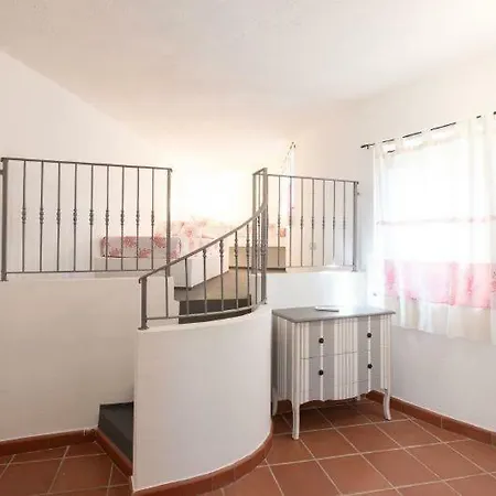 Sleeps 6 Wifi Villa *